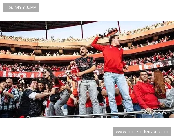 球迷“狂欢夜”：欧冠现场气氛爆棚瞬间，欧冠球迷交流群